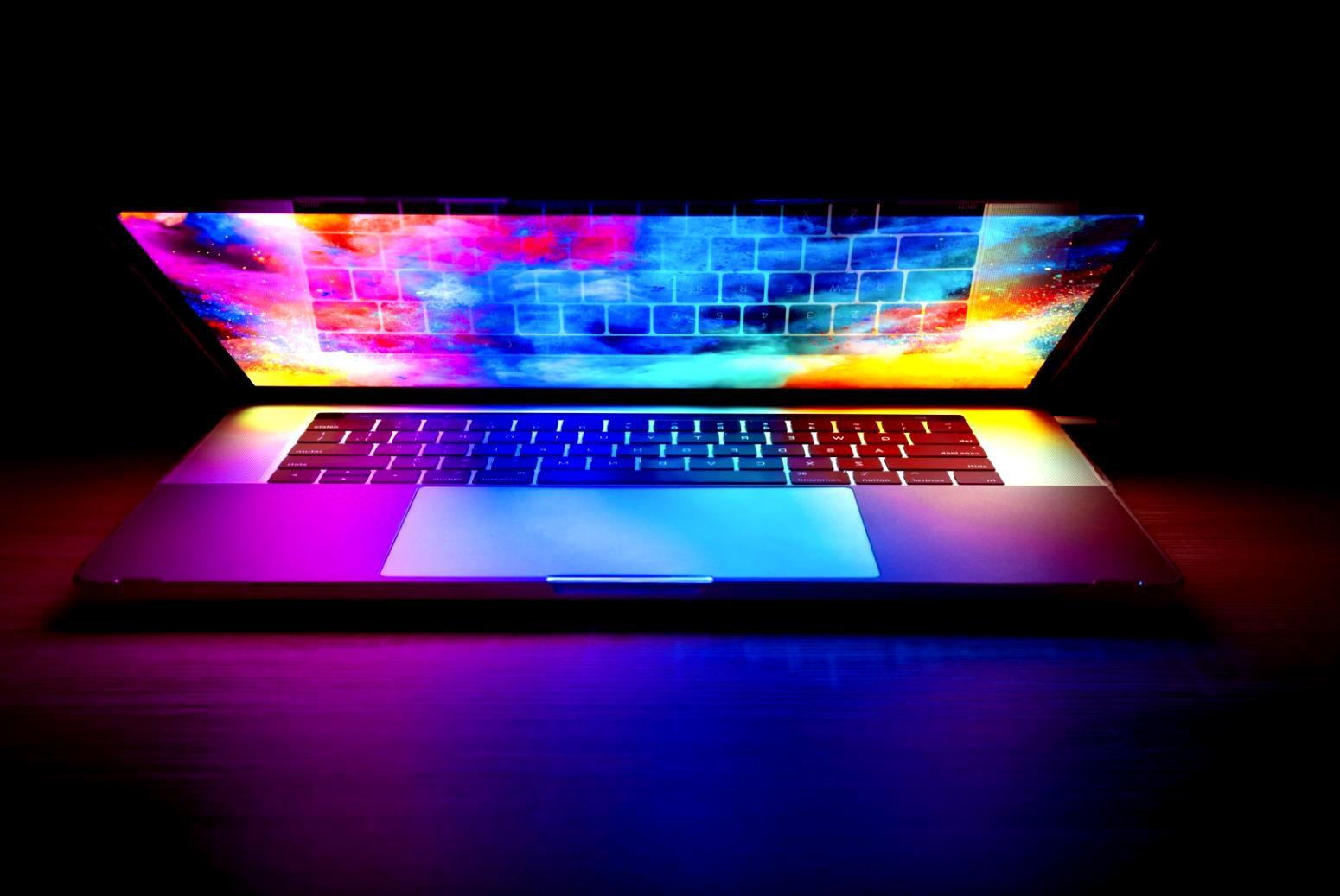 Proceso de validación y certificación de contenido educativo en seguridad informática